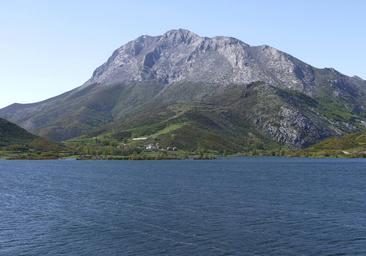 Muere un montañero tras precipitarse desde más de cien metros en el Espigüete