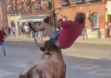 Herido grave un taxista de Madrid tras ser corneado en Rueda