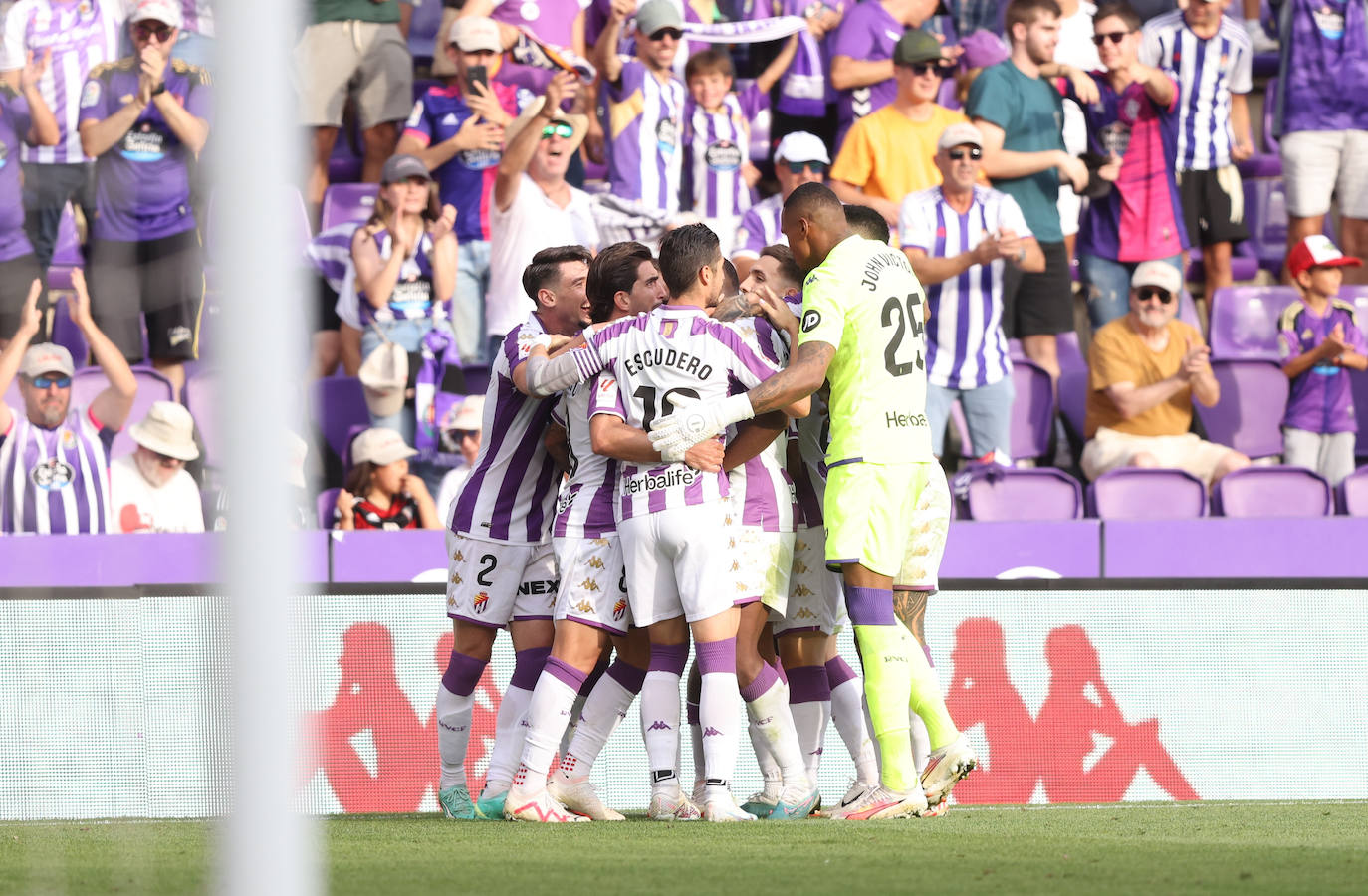 Las imágenes del partido entre el Real Valladolid y el Mirandés en Zorrilla (1/2)