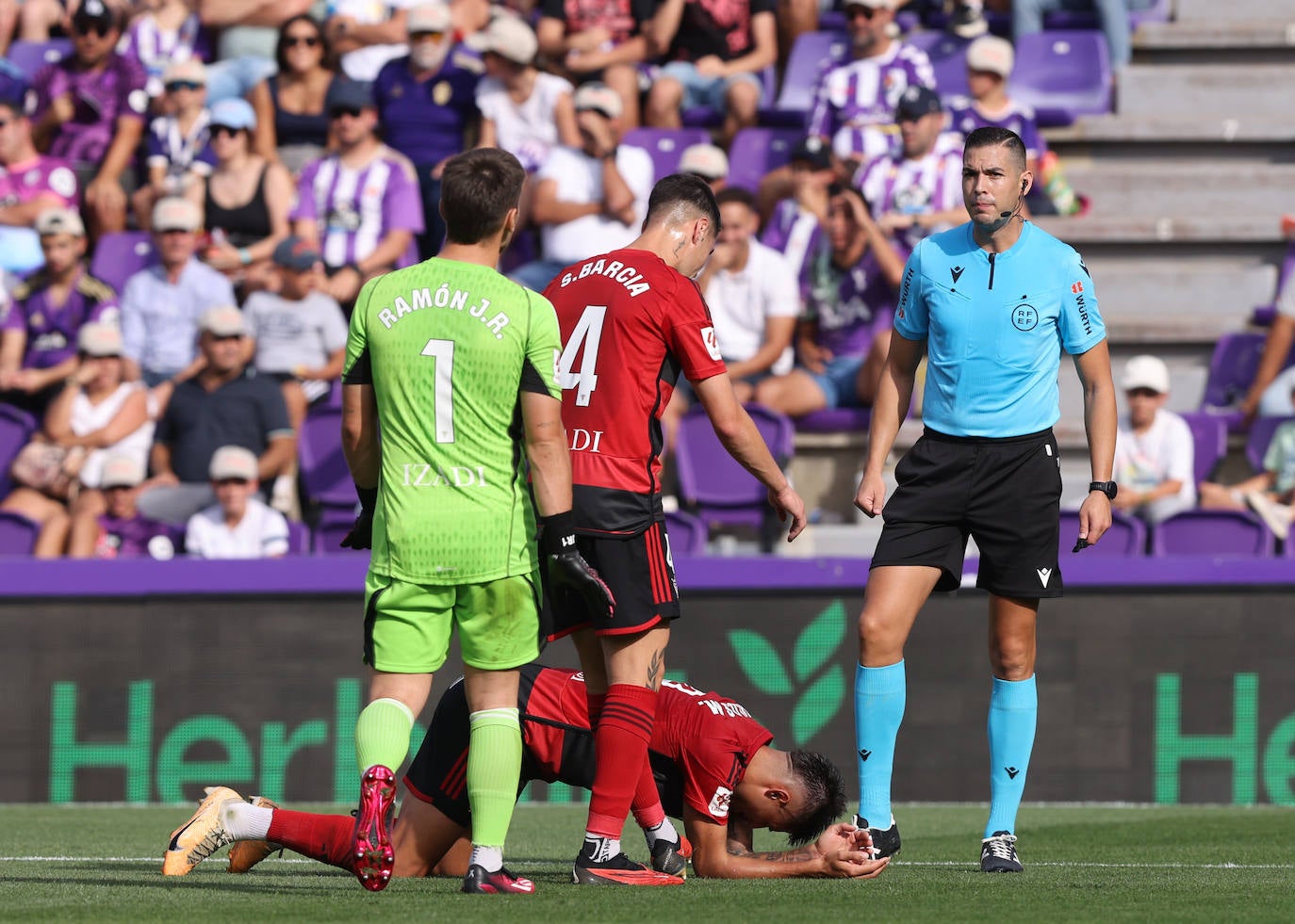 Las imágenes del partido entre el Real Valladolid y el Mirandés en Zorrilla (1/2)