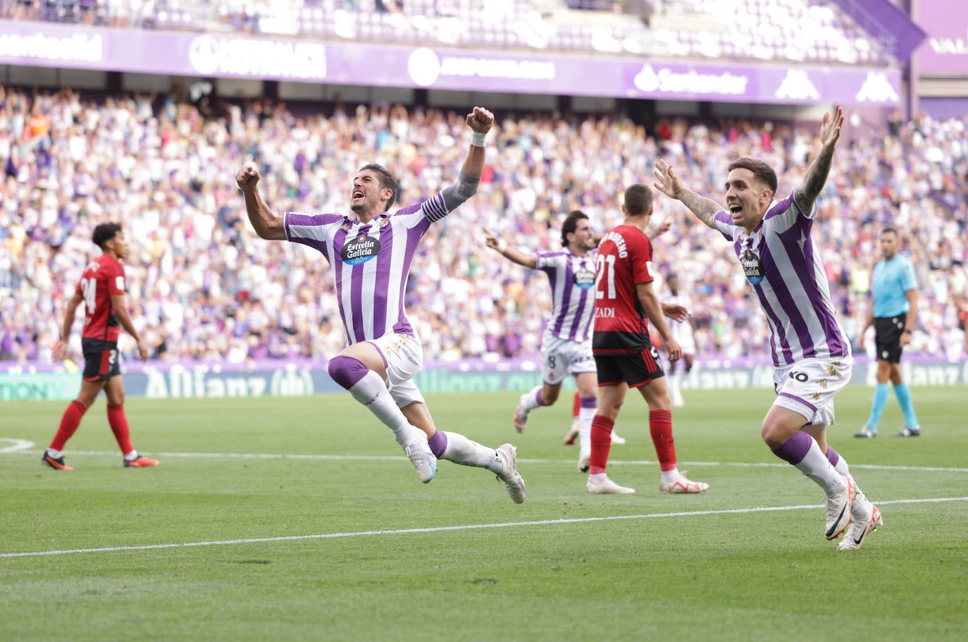 Las imágenes del partido entre el Real Valladolid y el Mirandés en Zorrilla (2/2)