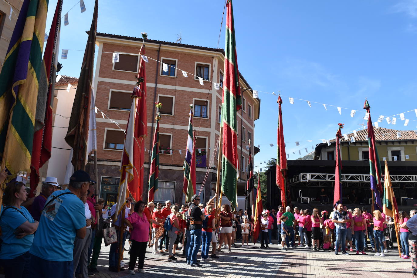 Cervera se tiñe de tradiciones en el Día de la Provincia