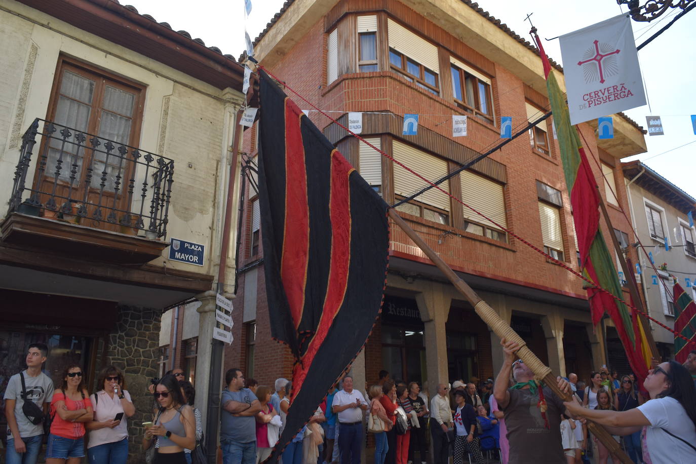 Cervera se tiñe de tradiciones en el Día de la Provincia