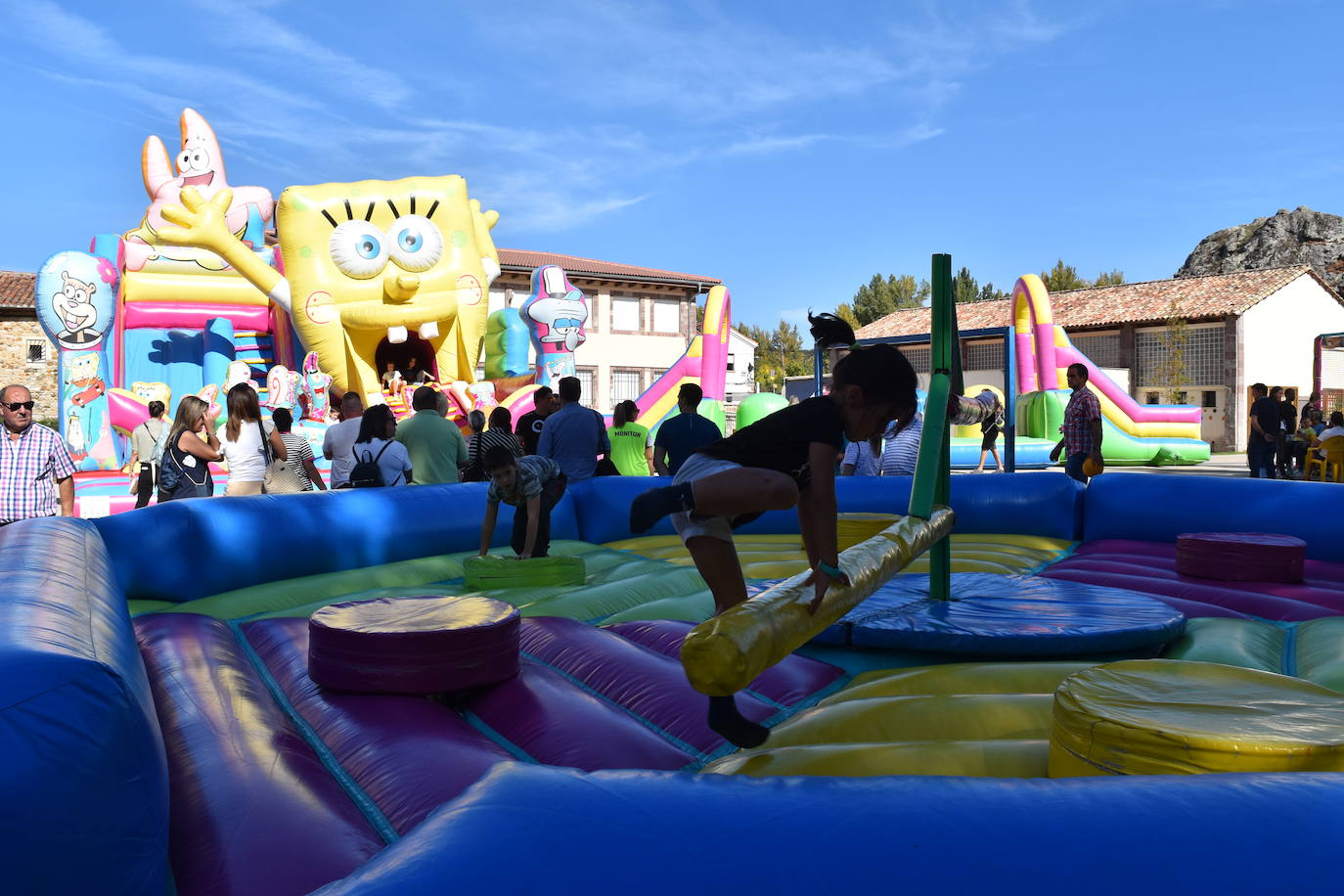 Cervera se tiñe de tradiciones en el Día de la Provincia