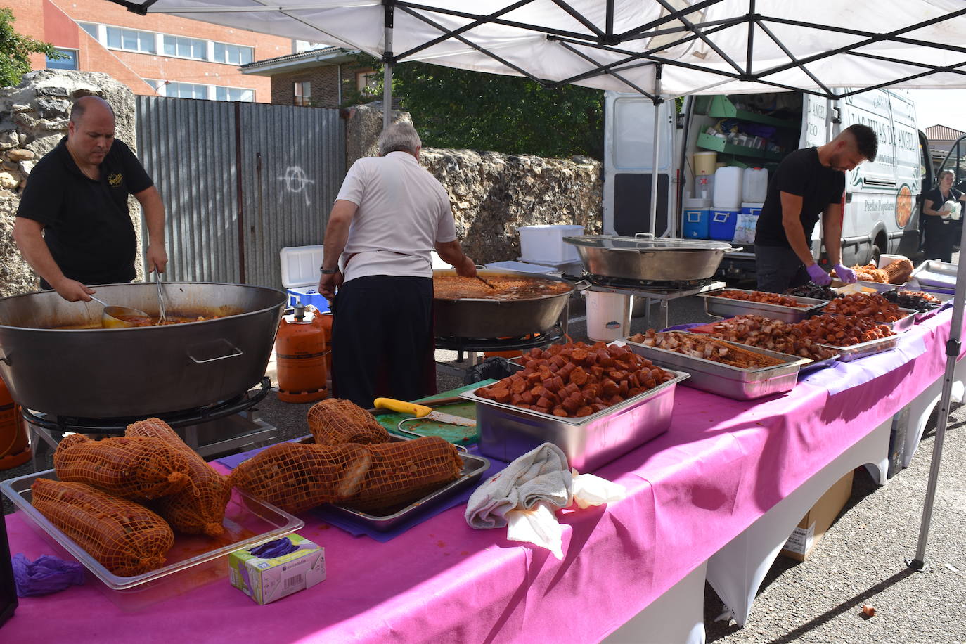 Cervera se tiñe de tradiciones en el Día de la Provincia