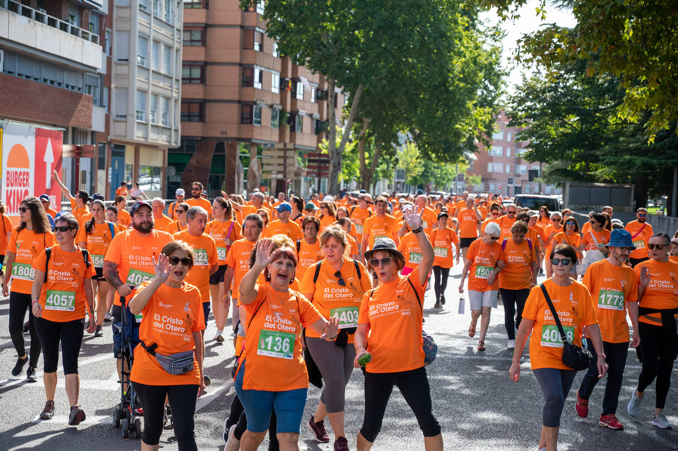 Palencia se tiñe de naranja contra el cáncer