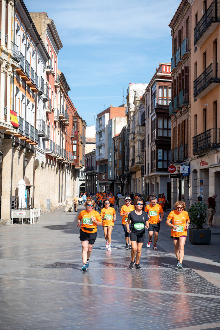 Palencia se tiñe de naranja contra el cáncer