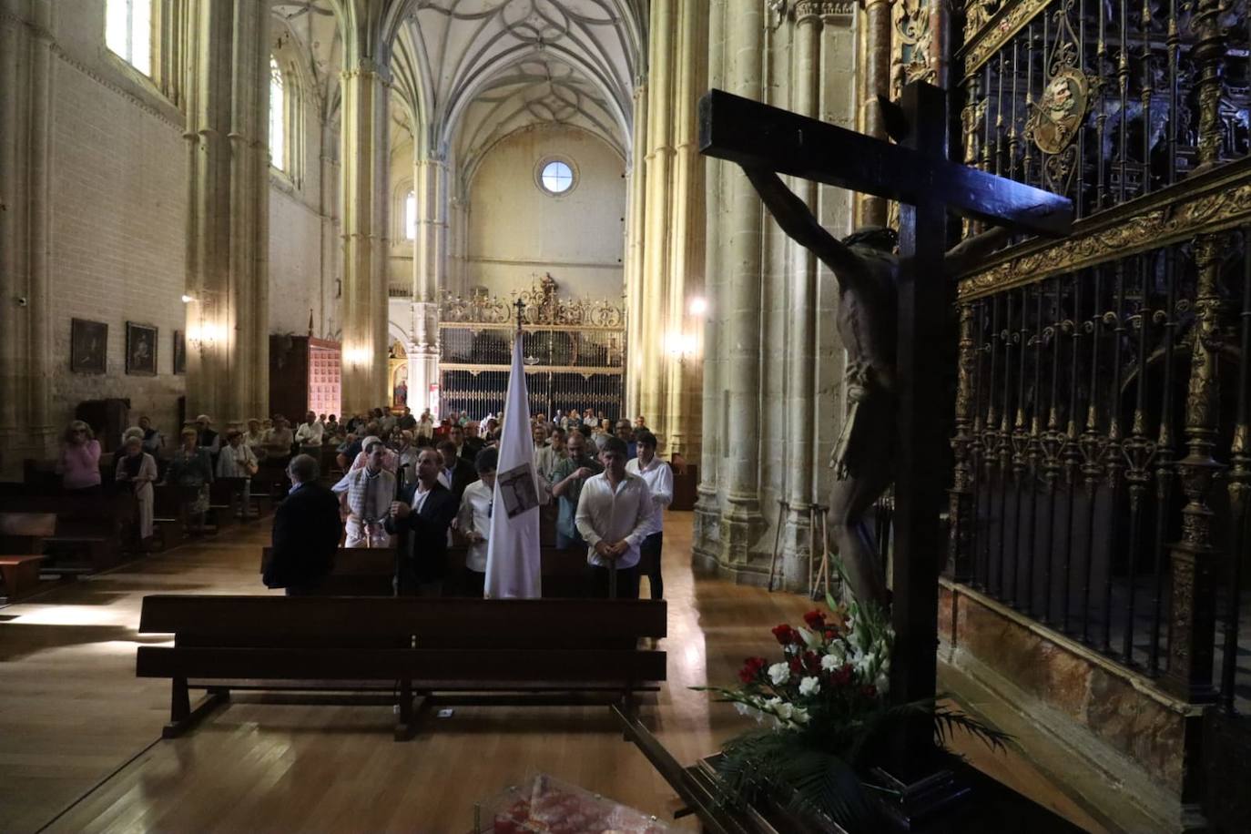 El Cristo de las Puertas recorre las calles de Medina de Rioseco