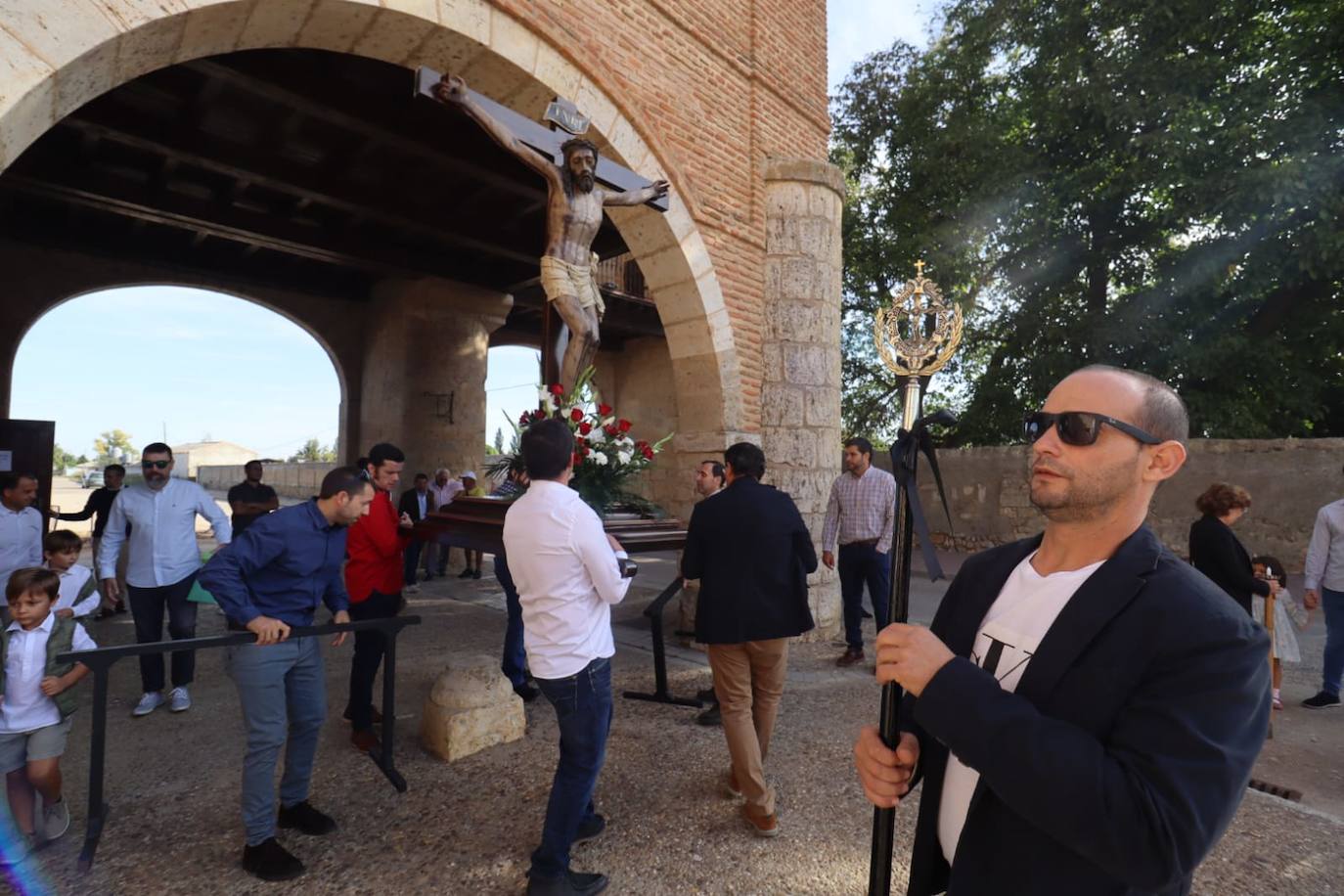 El Cristo de las Puertas recorre las calles de Medina de Rioseco