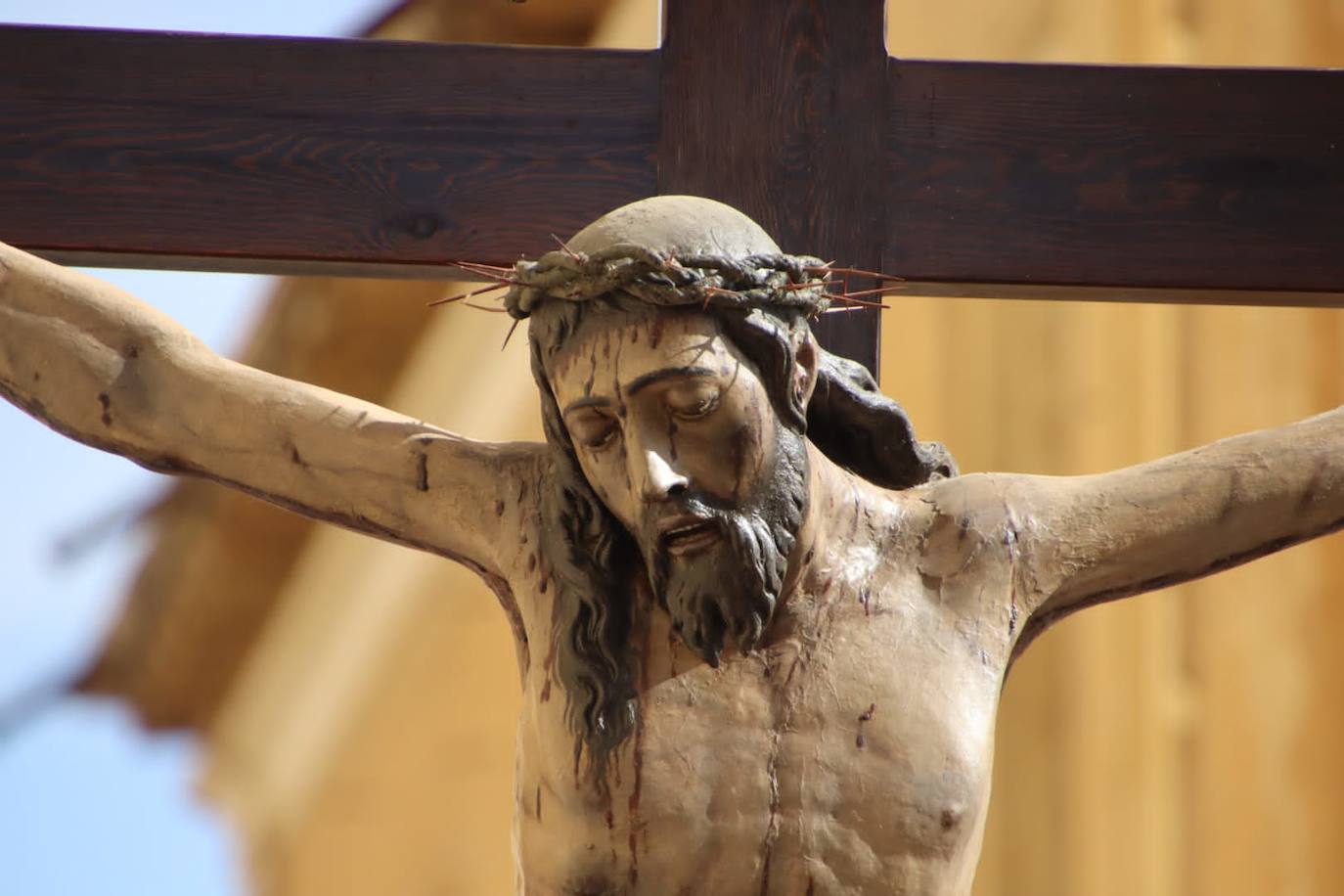 El Cristo de las Puertas recorre las calles de Medina de Rioseco