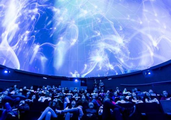 Una sesión en el Planetario de Valladolid.