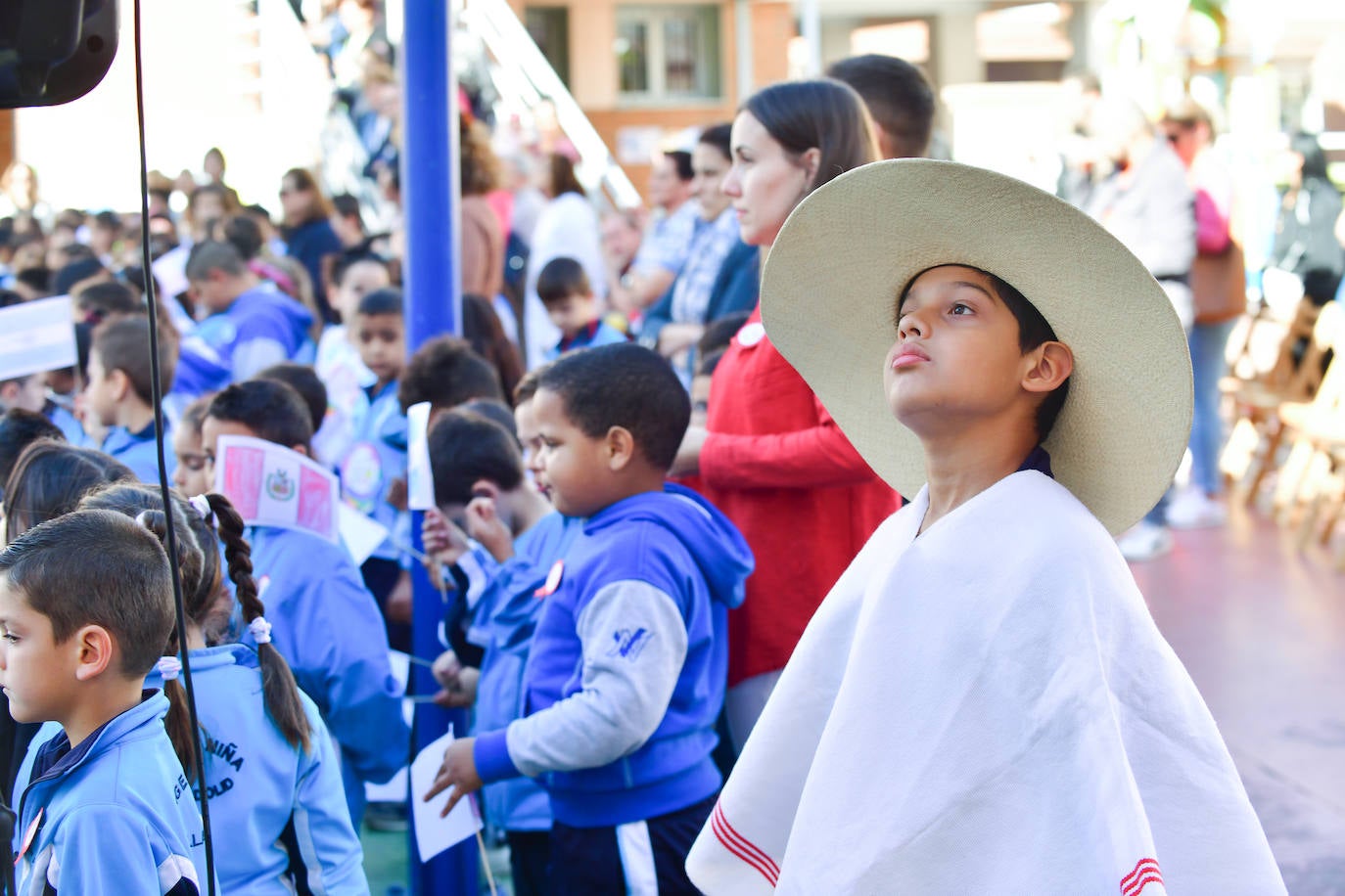 Las imágenes de la celebración de la Hispanidad en el colegio Virgen Niña