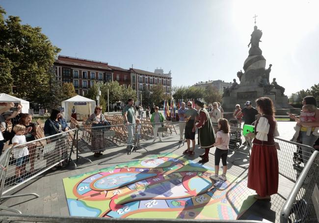 Tablero de juegos en la plaza de Colón.