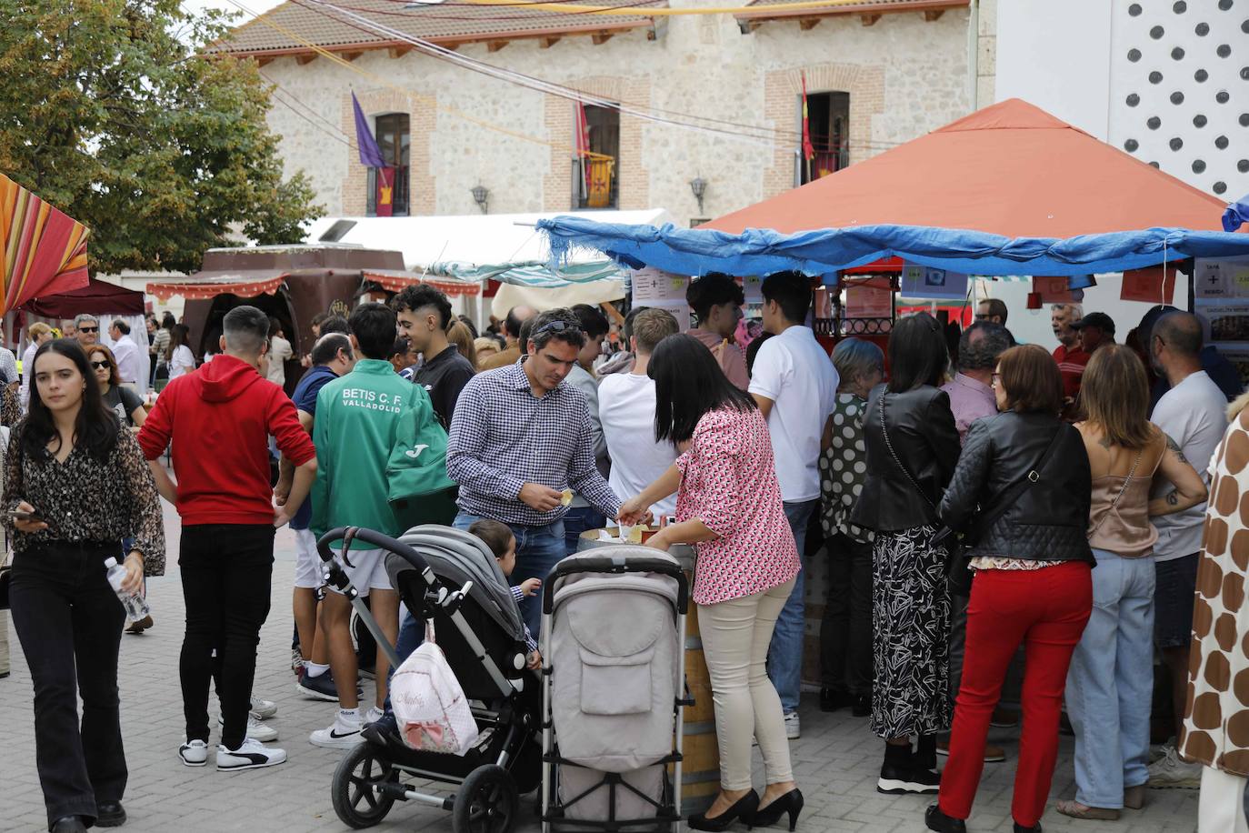 El mercado medieval de Quintanilla de Onésimo, en imágenes