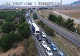 Las cámaras de la DGT muestran el estado del tráfico en la A-62, a la altura de Tordesillas, a la una y media de este domingo.