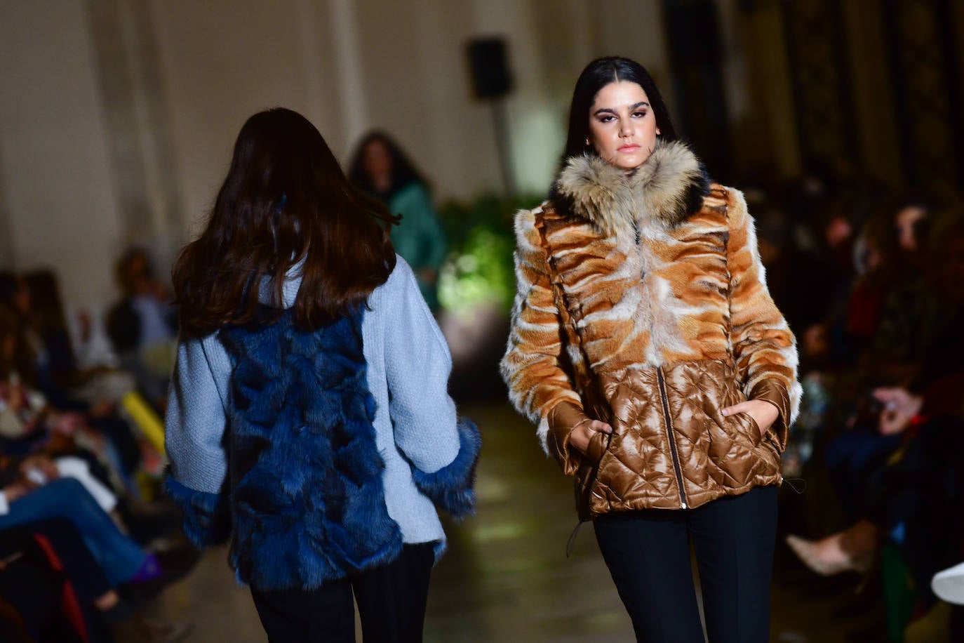 El desfile MoVa celebrado en el Patio Herreriano, en imágenes