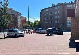 Imagen de archivo de vehículos de la Policía Nacional y Local.