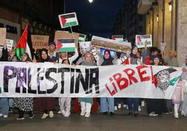 Cabeza de la manifestación por la Calle Mayor.