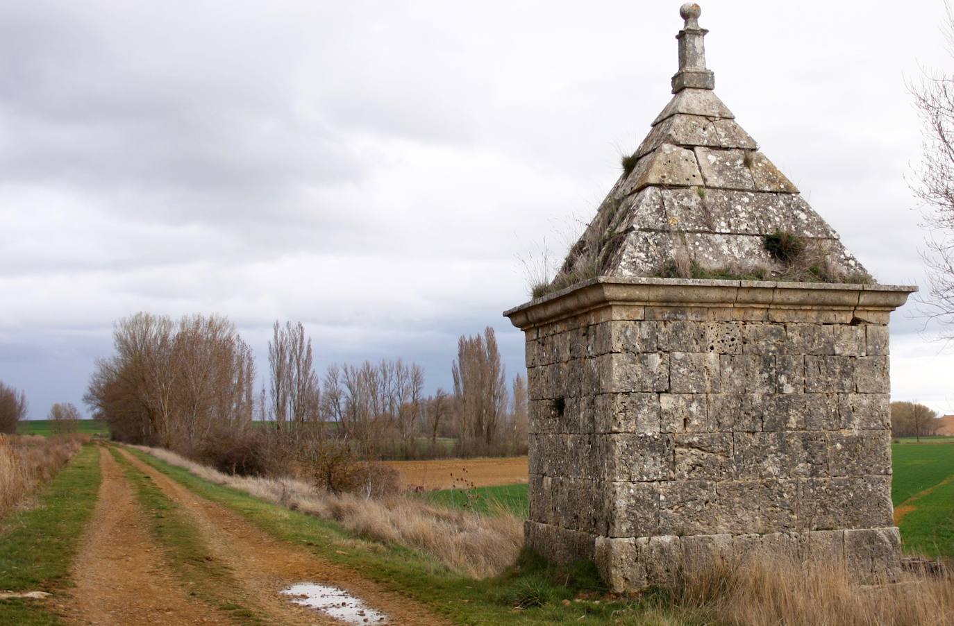 Imágenes del Canal de Castilla, lugar de inspiración para el escritor Pascual Izquierdo