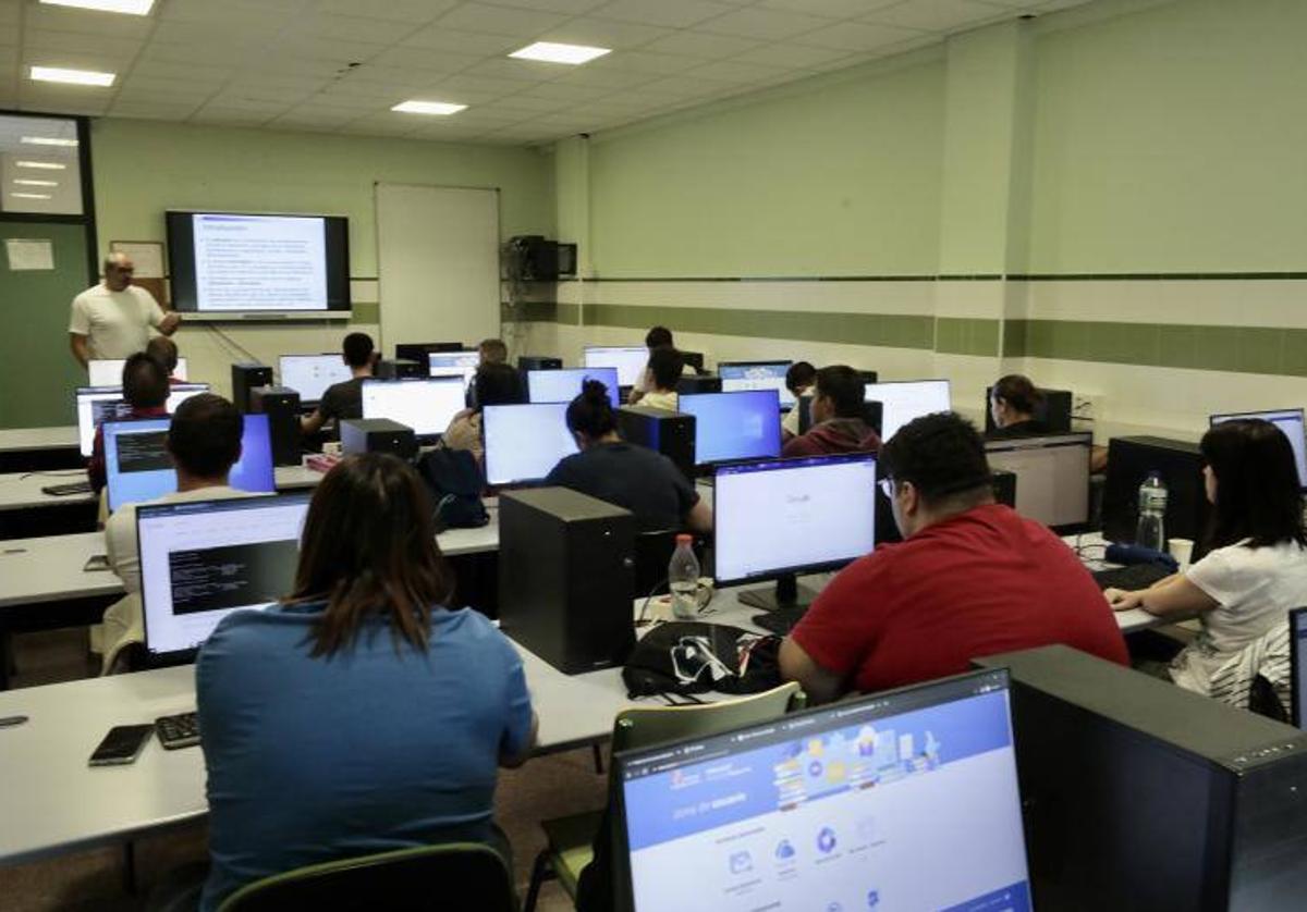 Alumnos de FP en un instituto de Valladolid.