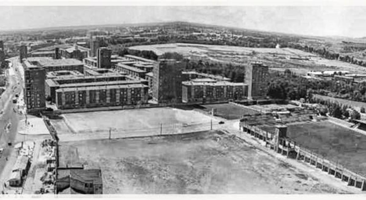 Panorámica de los terrenos en los que se iba a construir una auténtica ciudad deportiva, en torno al estadio municipal, a la derecha de la imagen.