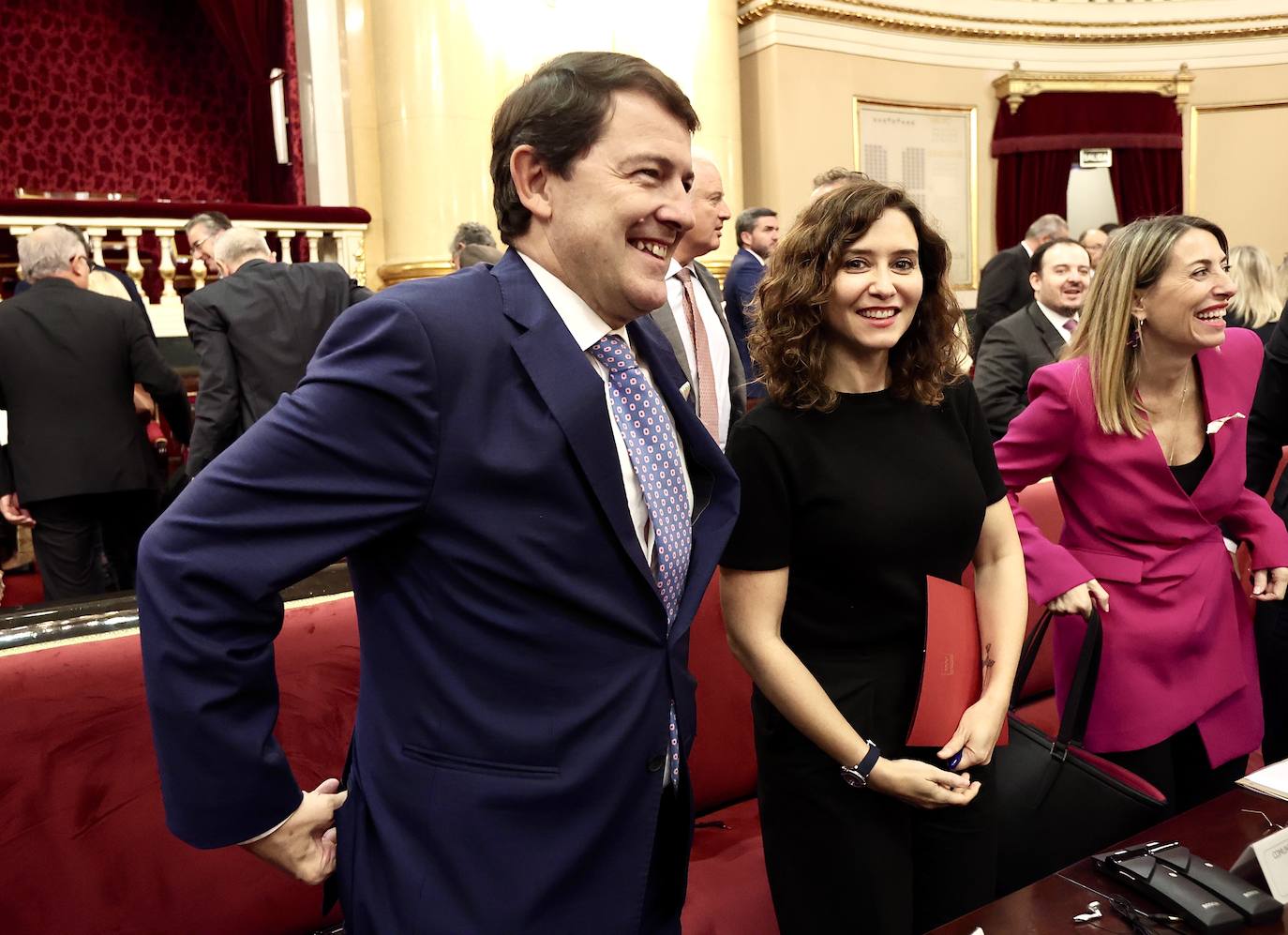 Mañueco y Ayuso, sonrientes el pasado jueves en el Senado.