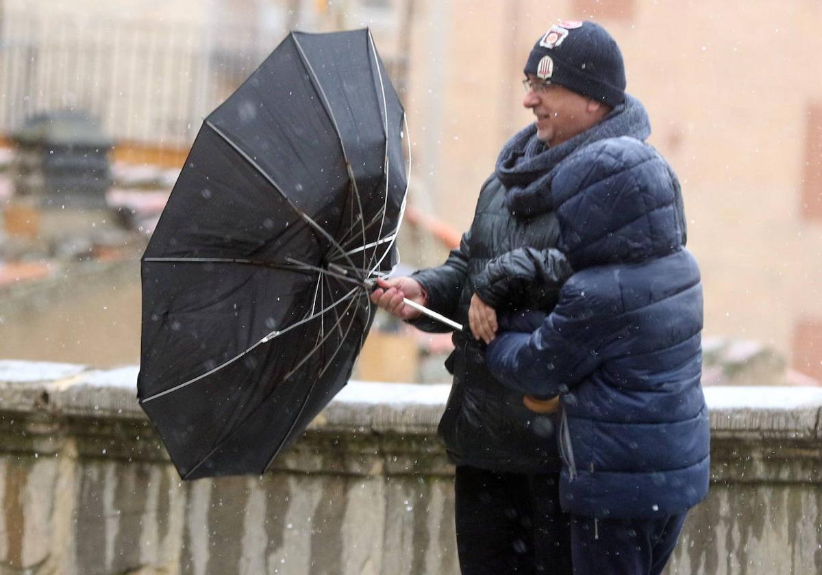 Alerta naranja en Segovia y Ávila por fuertes rachas de viento