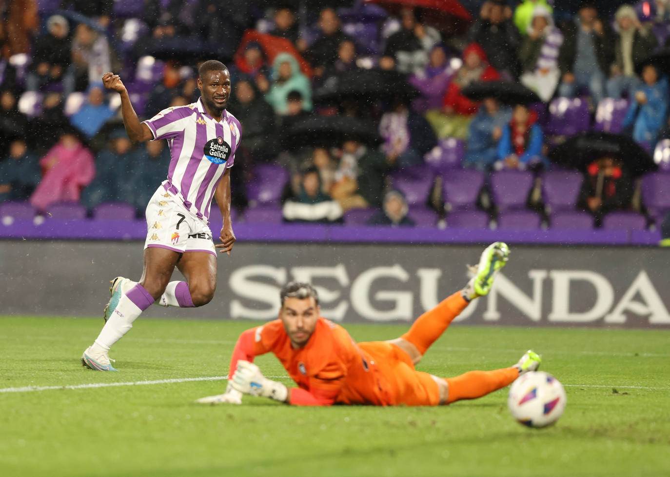 La victoria del Real Valladolid frente al Andorra, en imágenes