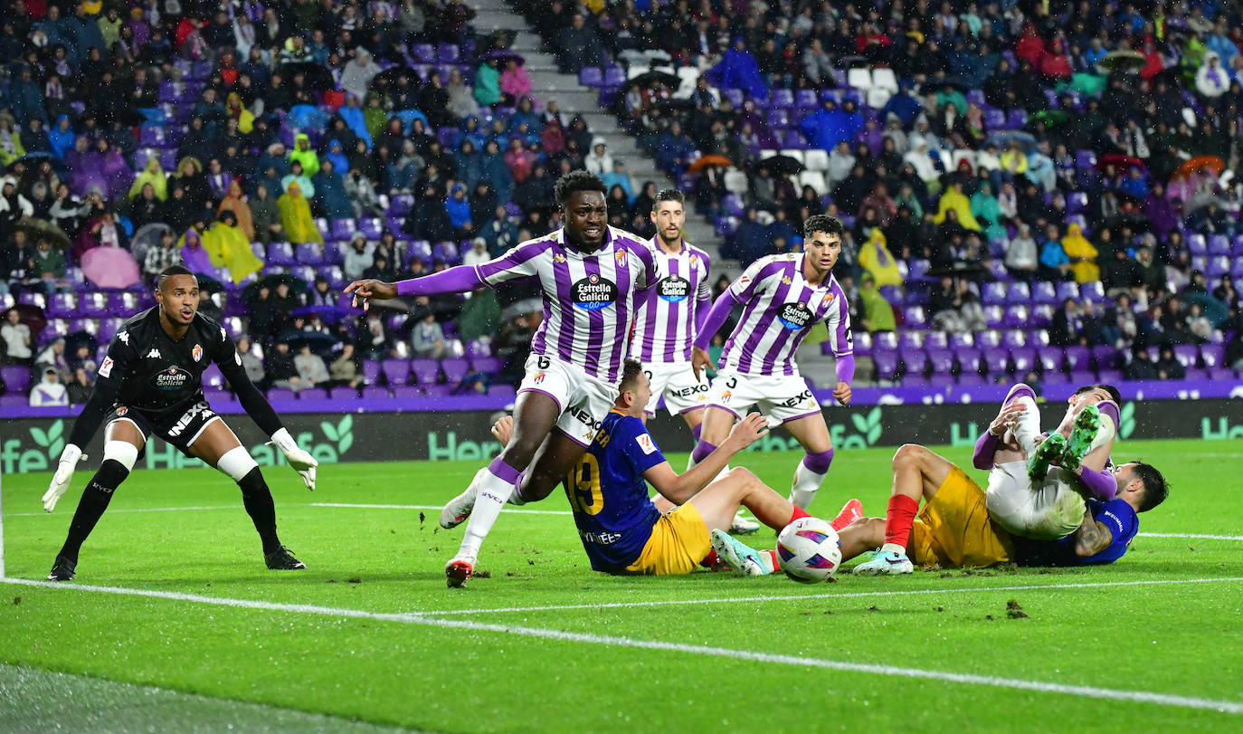 La victoria del Real Valladolid frente al Andorra, en imágenes