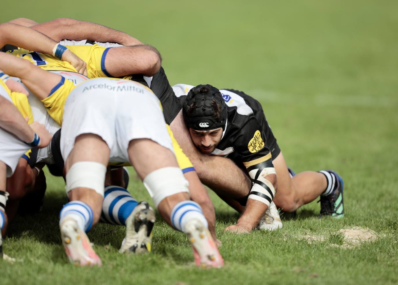 El partido entre El Salvador y el Pasek Belenos, en imágenes