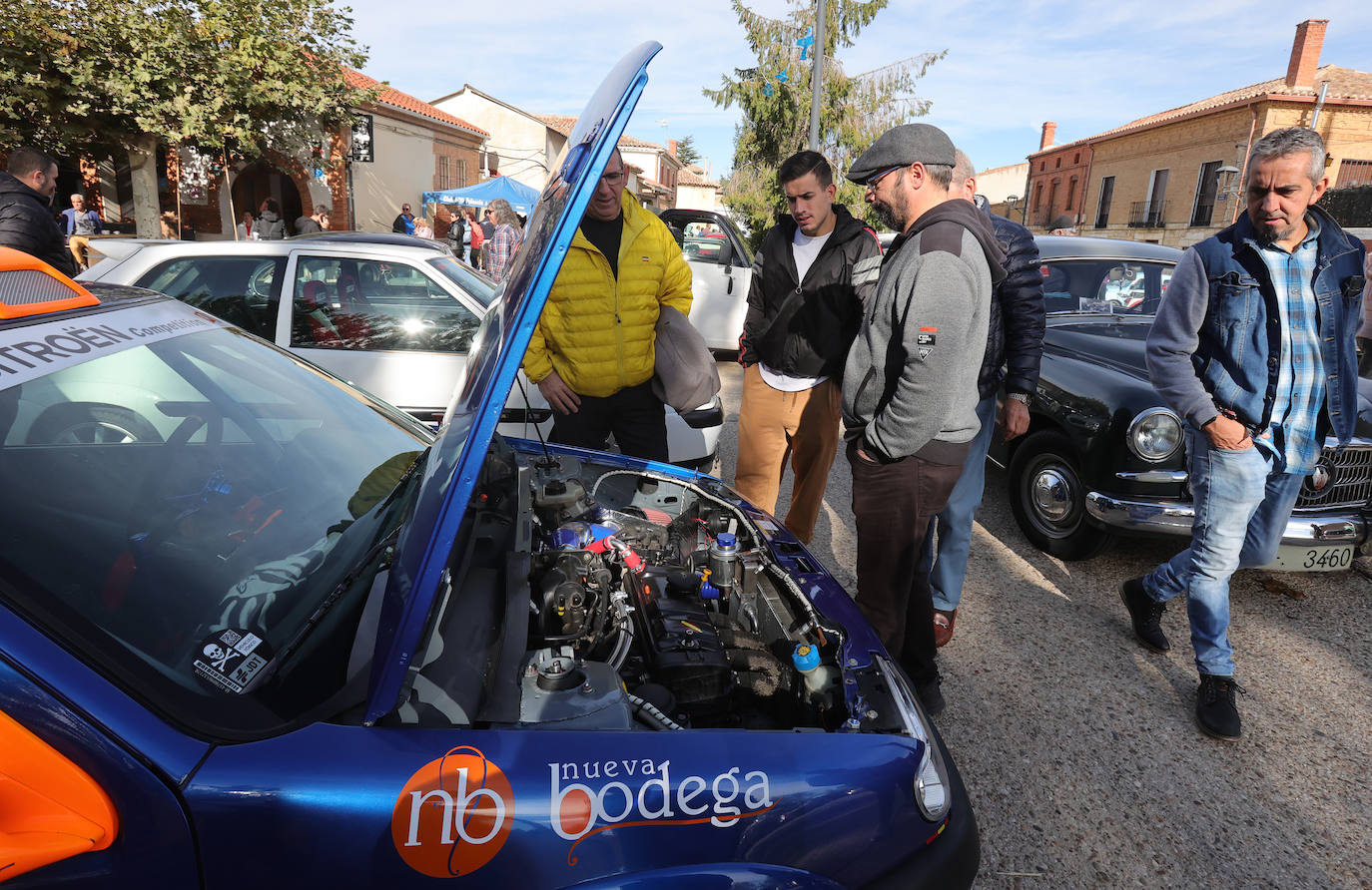 Concentración de coches clásicos en Husillos