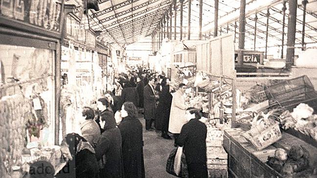 Imagen después - Exterior e interior del mercado de Portugalete.