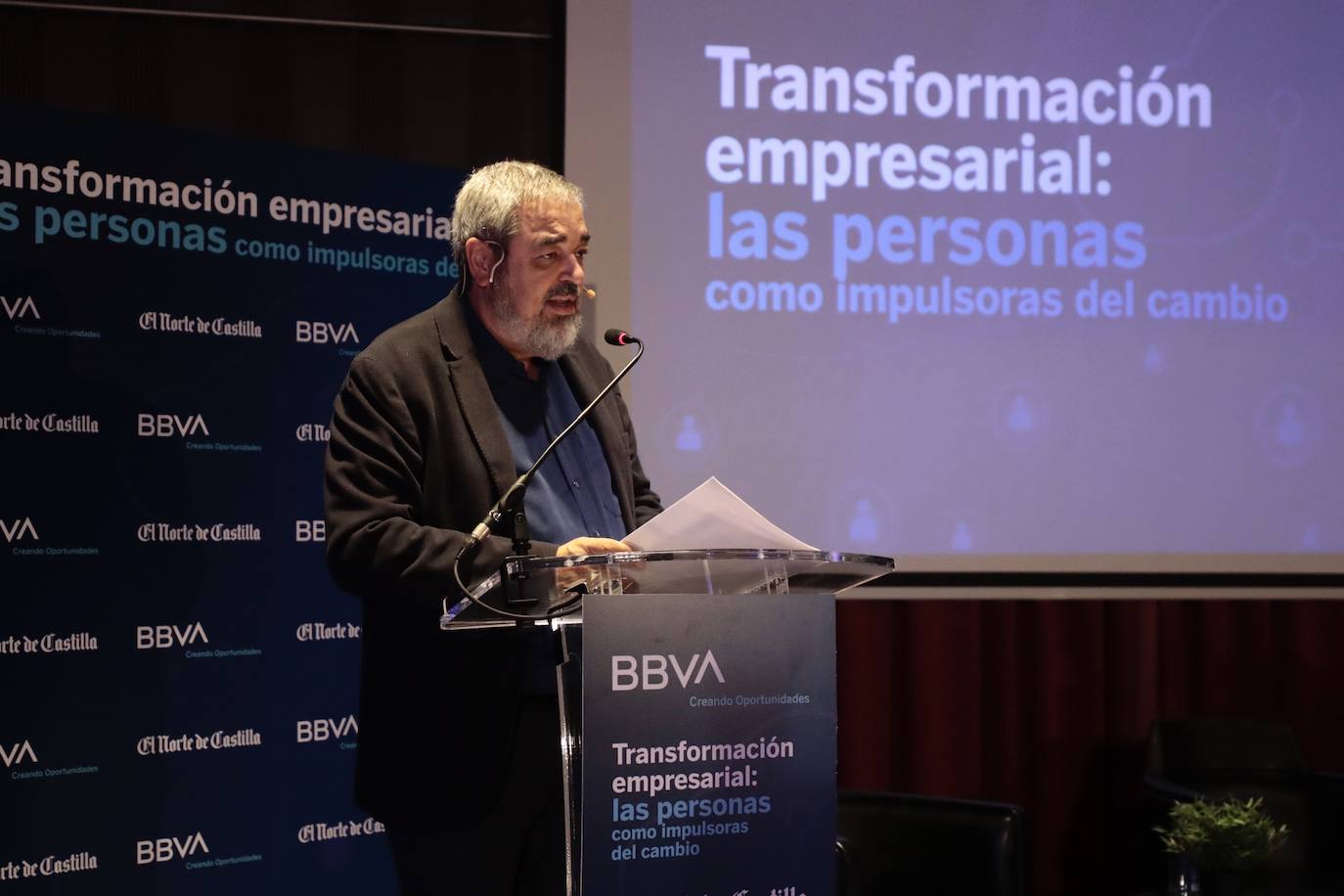 &#039;Transformación empresarial: las personas como impulsoras del cambio&#039;