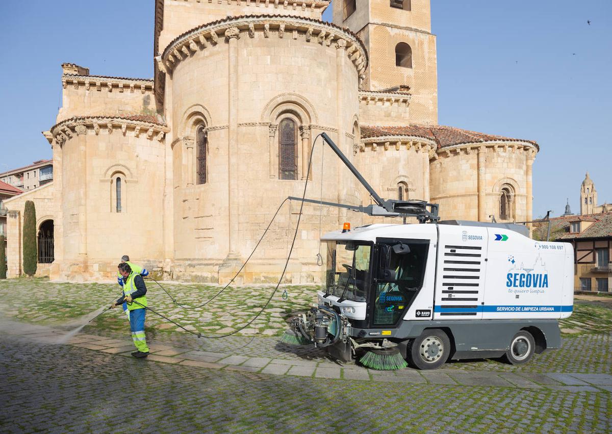 Imagen secundaria 1 - jos deTrabajos de FCC Medio Ambiente en Salamanca y Segovia.