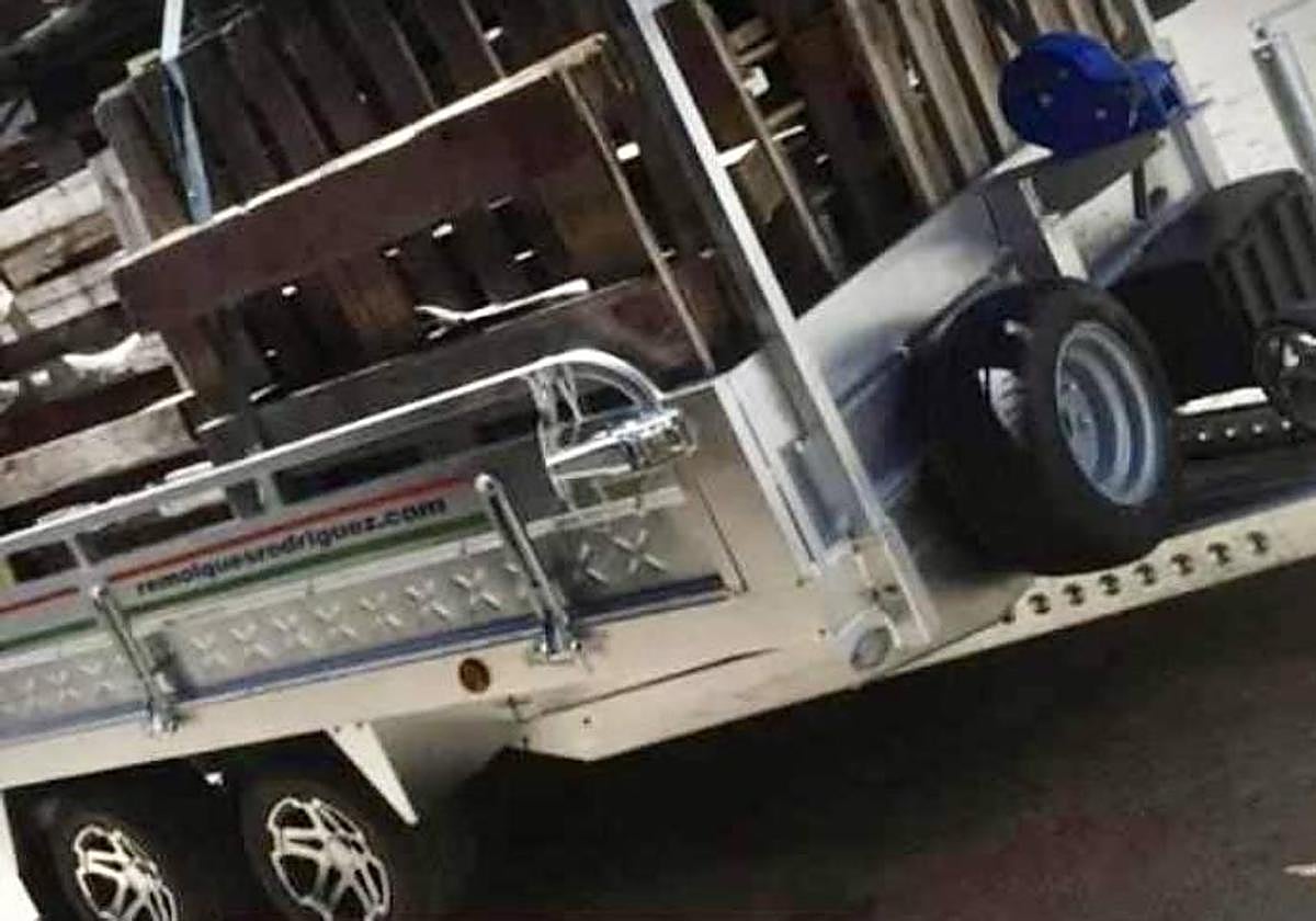 Remolque robado en Santillana de Campos.