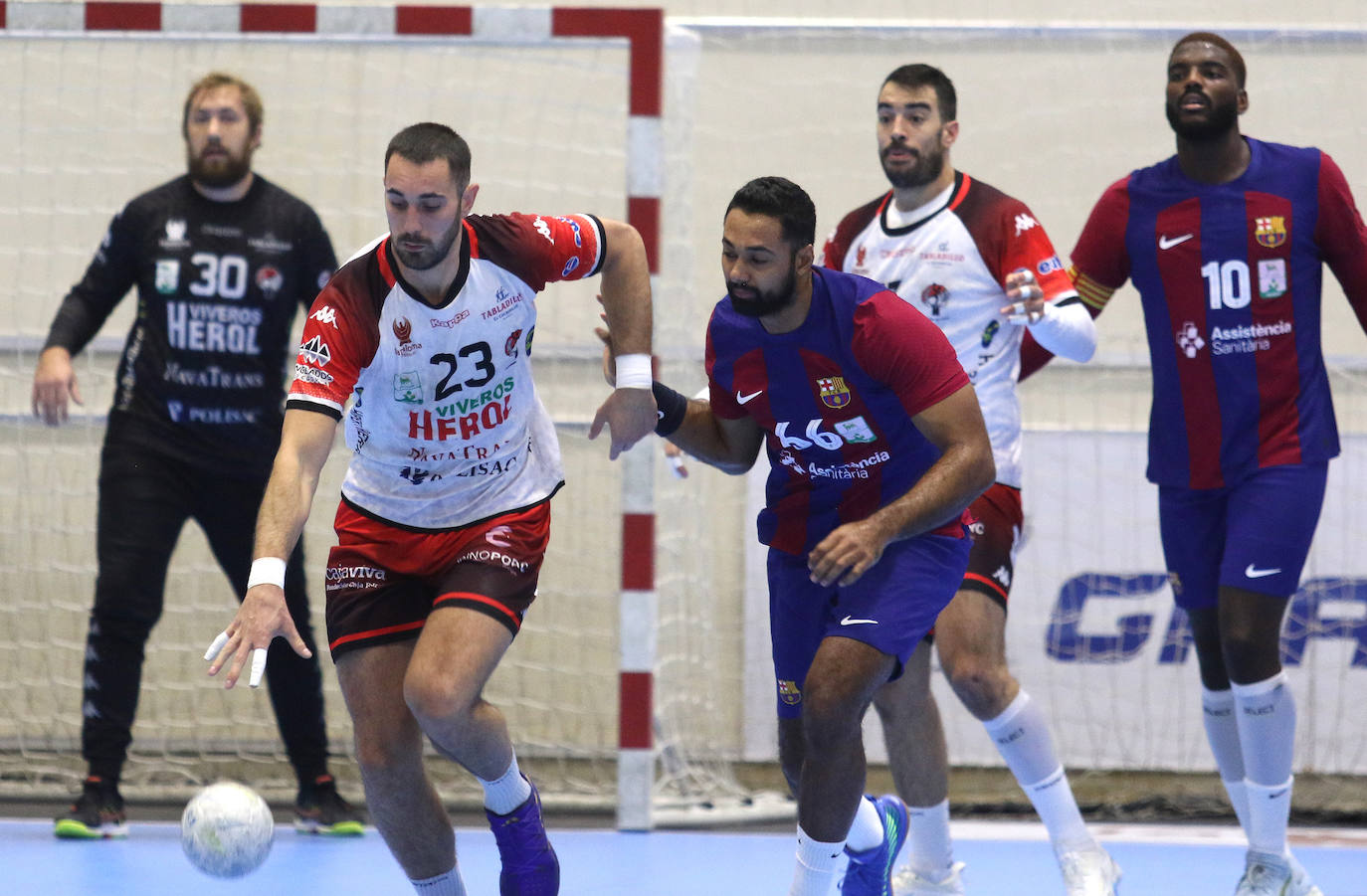 Balonmano Nava tutea al Barcelona