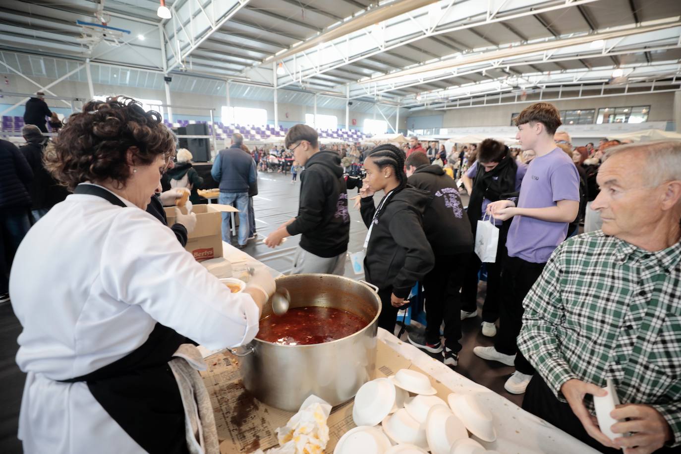 En imágenes, la III Feria Gastronómica de la Salchicha