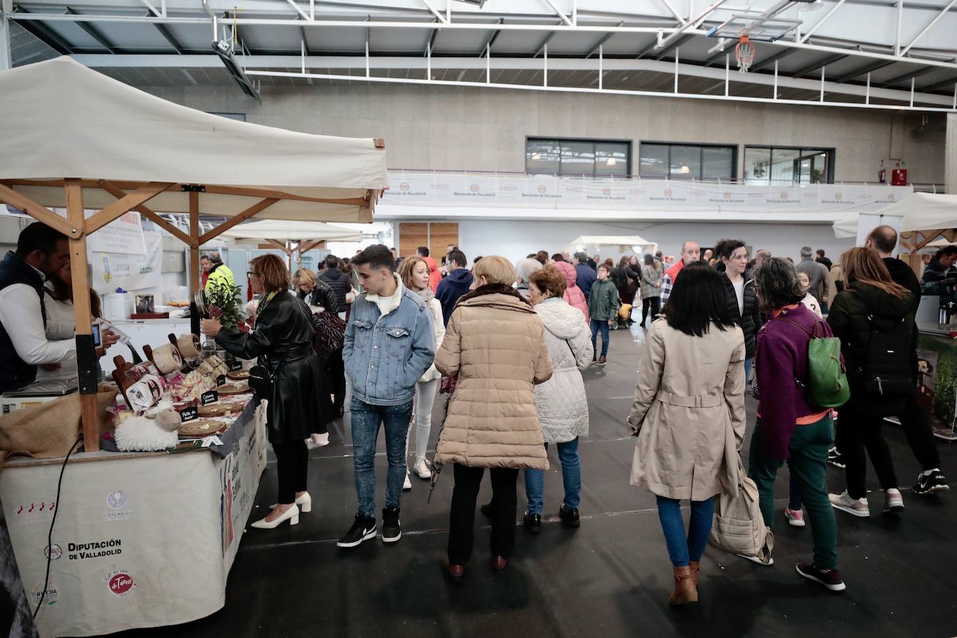 En imágenes, la III Feria Gastronómica de la Salchicha