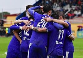 Celebración de los jugadores del Becerril.