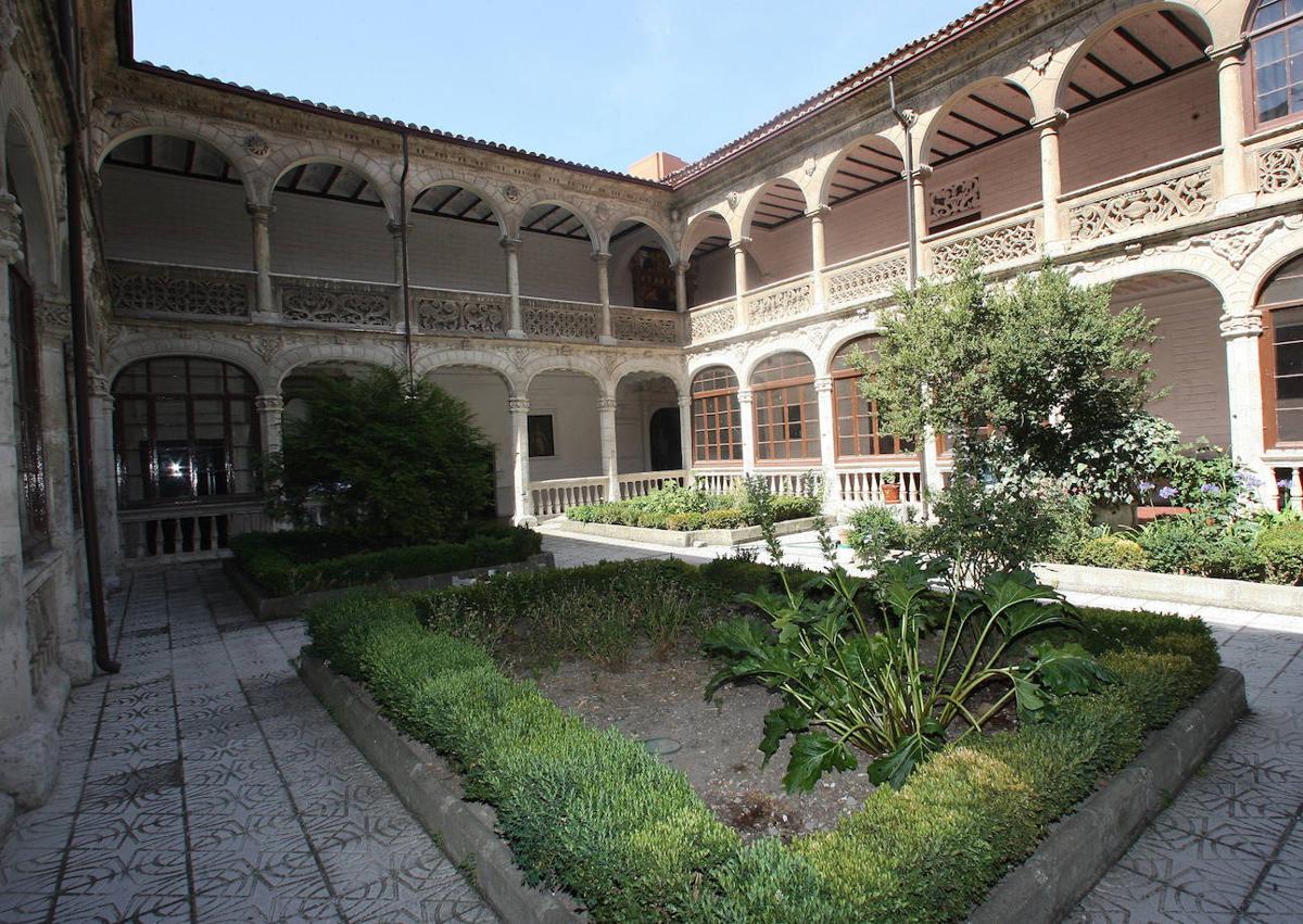 Imagen secundaria 1 - El monasterio al que el mismo Dios dejó una limosna en Valladolid