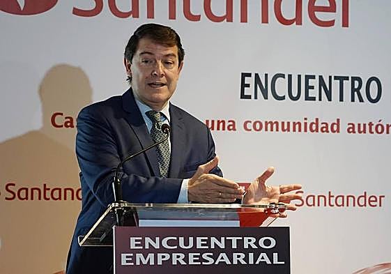 Mañueco pide al Gobierno una bolsa para condonar deuda a las comunidades de forma «equitativa»