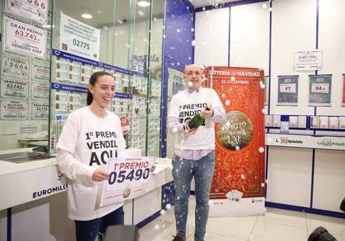 Celebración de los premios repartidos en el sorteo del Gordo de Navidad en 2022.