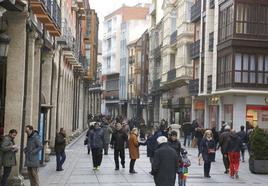 Calle Mayor de Palencia, una de las zonas con rentas más elevadas.