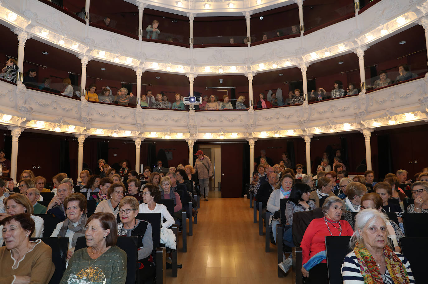 El nuevo curso de los Ceas arranca con 2.400 participantes