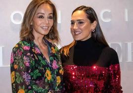 Tamara Falcó y su madre Isabel Preysler, en la inauguración de la exposición 'Maestras'.