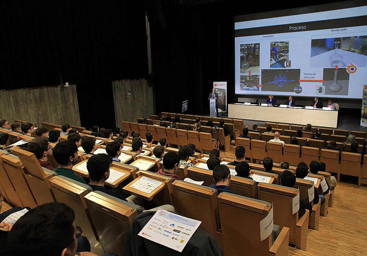 Multitud de jóvenes asisten al foro empresarial en el campus María Zambrano de la Universida de Valladolid.