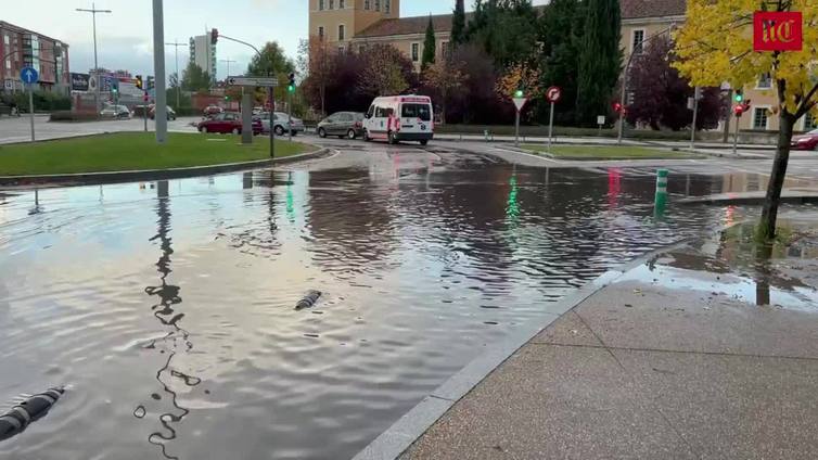 El temporal 'Ciarán' complica el tráfico en los accesos a Valladolid