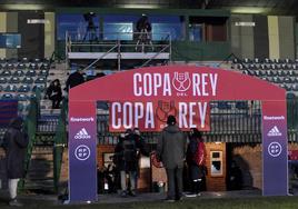 Preparativos para la disputa de una eliminatoria de la Copa del Rey en La Albuera.