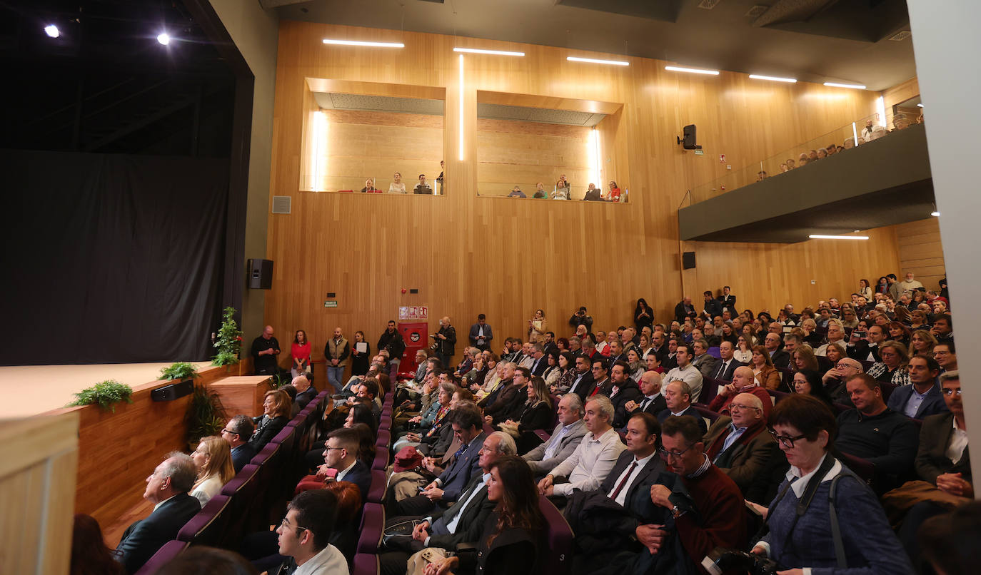 Inauguración del centro de artes escénicas de Paredes de Nava