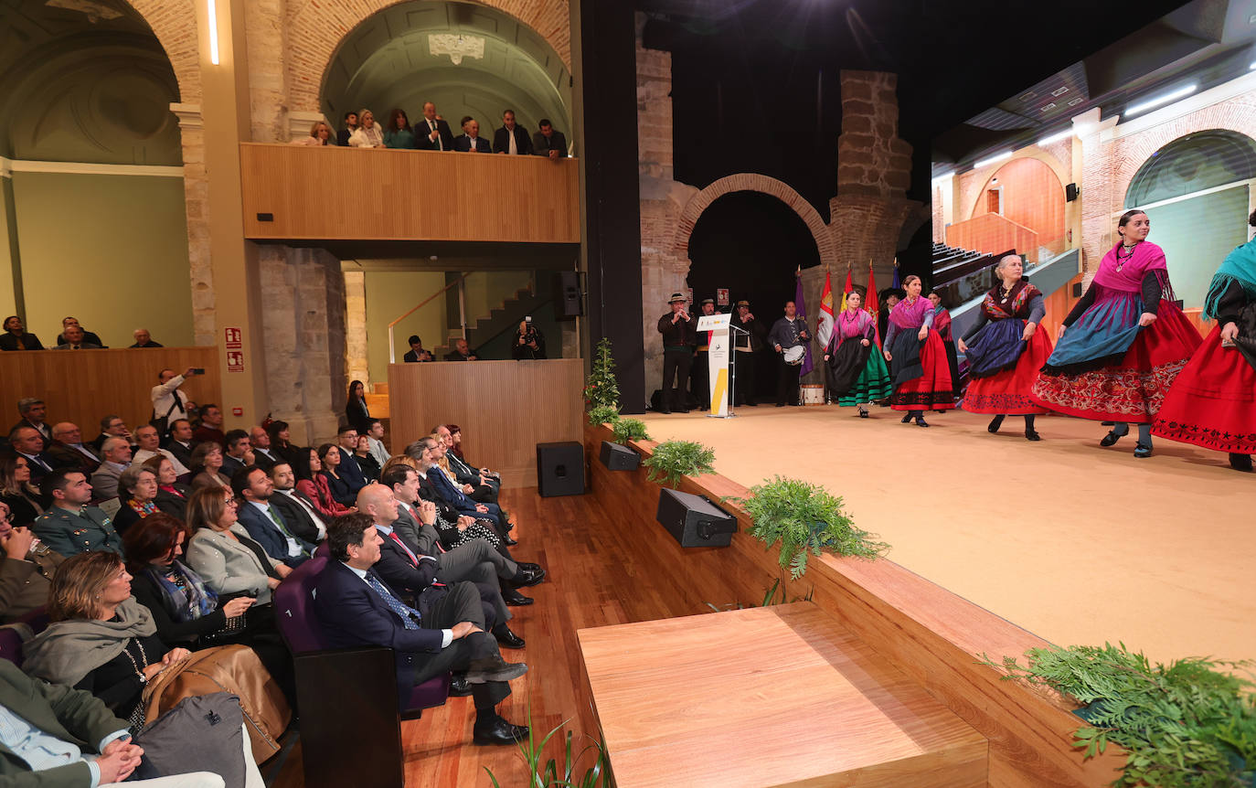 Inauguración del centro de artes escénicas de Paredes de Nava